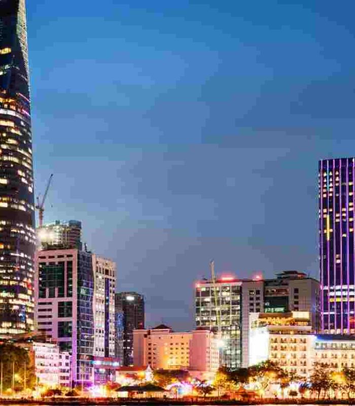 Tailandia en familia: SAIGON, ciudad de luces.